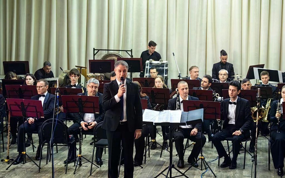 В ШАХТАХ ЗВУЧАЛ ДУДУК