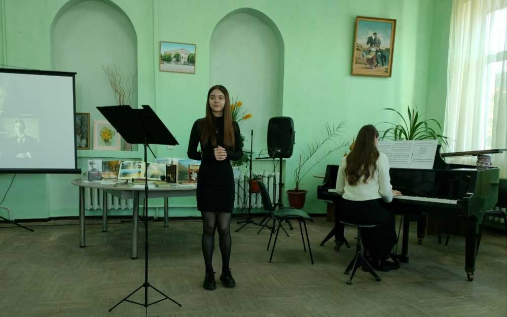 «И ТЕБЕ Я В ПЕСНЕ ОТЗОВУСЬ…»